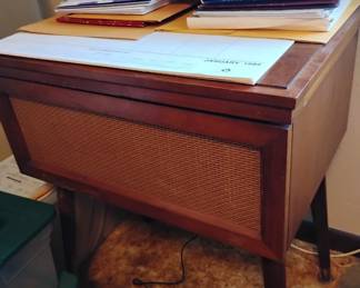 Mid Century Teak Sewing Machine Cabinet & Mavhine
