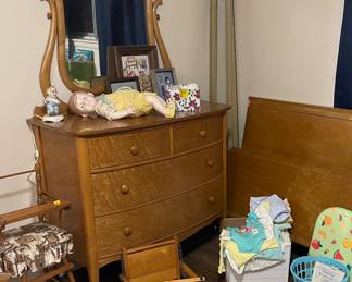 Great furniture. Dresser and 2 twin bed frames