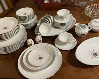 Gorgeous vintage china.