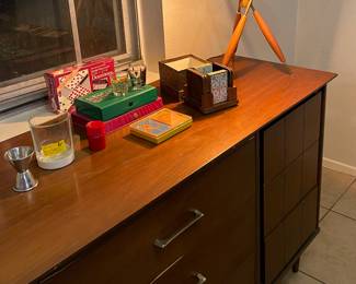 Check out that original vintage lamp!!! Dominos anyone?