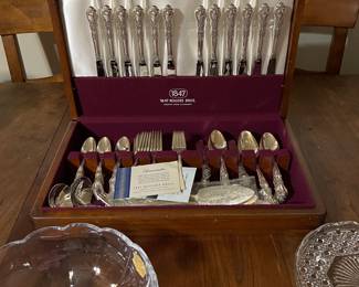1 of 2 silverware sets