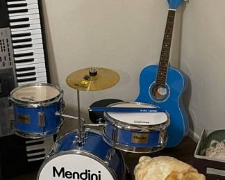 Let your heart beat to the beats of this youth drum set! Or take the gentler path with the guitar or keyboard.