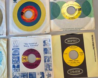 Vintage 45 RPM Record Collection - Charlie Daniel’s Band, The Sandpipers, Peter Paul and Mary, The Jackson 5. Featuring a selection of 15 records from various labels including RCA Victor, Atlantic, Imperial Records, and Atco Records, primarily from the 1960s and 1970s. Each record is housed in its original sleeve, showcasing classic designs and branding.
Note photos for details and condition. Measurements taken under field conditions are approximate within 1/2". Feel free to reach out with any questions.
