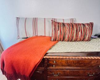 Warm Color Decor - Pillows and Throw
Add a splash of color to your decor with these two pillows and the Calvin Klein Ombré throw. Warm tone with rust, orange and other beautiful colors.
Note photos for details and condition. Measurements taken under field conditions are approximate within 1/2". Feel free to reach out with any questions.
Items are heavy and we do not assist with loading. Be sure to bring adequate help and a large enough vehicle for large items. If you need assistance, call Denny for an estimate for delivery. (720) 393-0204.