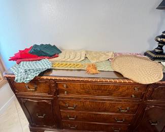 Huge Lot of Table Linens!
Beautiful Collection of Table Linens, including placemats, napkins, napkin rings, a runner and multiple table cloth.
Note photos for details and condition. Measurements taken under field conditions are approximate within 1/2". Feel free to reach out with any questions.
Items are heavy and we do not assist with loading. Be sure to bring adequate help and a large enough vehicle for large items. If you need assistance, call Denny for an estimate for delivery. (720) 393-0204.