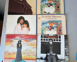 Vinyl Record Collection John Stewart, Maria Muldaur, Cat Stevens Autographed and more
Includes the following albums: 1974 - Ohio Players - Skin Tight, 1970 - Cat Stevens - Tea for the Tillerman , 1973 - Maria Muldaur - Maria Muldaur, 1974 - John Stewart - California Bloodlines.
Album from Cat Steven’s is autographed.
Note photos for details and condition. Measurements taken under field conditions are approximate within 1/2". Feel free to reach out with any questions.