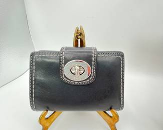 This is a lot that includes a Coach Wallet and a Patricia Nash clutch, along with a small collection of cosmetic and other travel bags. In good used condition, this is a lot you won’t want to slip by!
Note photos for details and condition. Measurements taken under field conditions are approximate within 1/2". Feel free to reach out with any questions.
Items are heavy and we do not assist with loading. Be sure to bring adequate help and a large enough vehicle for large items. If you need assistance, call Denny for an estimate for delivery. (720) 393-0204.