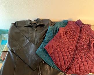 Leather Jacket and Women’s Vests
Beautiful Leather Women’s Jacket, Size large, very good used condition, along with two quilted vests.
Note photos for details and condition. Measurements taken under field conditions are approximate within 1/2". Feel free to reach out with any questions.
Items are heavy and we do not assist with loading. Be sure to bring adequate help and a large enough vehicle for large items. If you need assistance, call Denny for an estimate for delivery. (720) 393-0204.