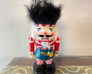 A lot of Nutcrackers! Beautiful Christmas Nutcracker Decor, Music Box
This is a lot of Christmas Nutcracker lots, including a music box nut cracker in working condition. perfect for Christmas Collectors.
Note photos for details and condition. Measurements taken under field conditions are approximate within 1/2". Feel free to reach out with any questions.
Items are heavy and we do not assist with loading. Be sure to bring adequate help and a large enough vehicle for large items. If you need assistance, call Denny for an estimate for delivery. (720) 393-0204.