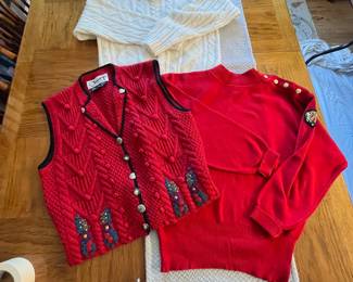 Beautiful Sweater Lot - Obermeyer, Meister and more! Includes three items: 1) Red cable knit vest by Obermeyer Size L; 2) Red pullover sweater with emblem by Meister, made in Hong Kong; 3) White cable knit sweater by Rock Creek Trading Co. All items are vintage and feature unique designs, ideal for collectors or vintage fashion enthusiasts.
Note photos for details and condition. Measurements taken under field conditions are approximate within 1/2". Feel free to reach out with any questions.
Items are heavy and we do not assist with loading. Be sure to bring adequate help and a large enough vehicle for large items. If you need assistance, call Denny for an estimate for delivery. (720) 393-0204.