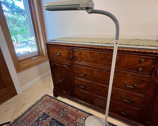 OttLite Floor Lamp Model B3003
OttLite 2021 adjustable floor lamp featuring a flexible neck and a sturdy base. Ideal for reading and crafting with natural light. Perfect for any home or office decor.
Note photos for details and condition. Measurements taken under field conditions are approximate within 1/2". Feel free to reach out with any questions.
Items are heavy and we do not assist with loading. Be sure to bring adequate help and a large enough vehicle for large items. If you need assistance, call Denny for an estimate for delivery. (720) 393-0204.