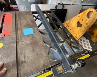 Craftsman, Model: 113.241691. Features Delta Flex Drive, includes accessories and base.
Note photos for details and condition. Measurements taken under field conditions are approximate within 1/2". Feel free to reach out with any questions.