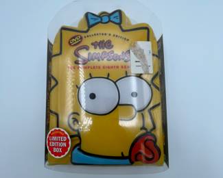The Simpsons Season 8 Special Collector's Edition DVD - Who Doesn’t Love Maggie!!!! Did you know that Maggies full name is Margaret Lenny Maggie Simpson? Don’t miss out on this limited edition, special release DVD Collection. In good condition and ready to round out your collection of animated comedy!
Note photos for details and condition. Measurements taken under field conditions are approximate within 1/2". Feel free to reach out with any questions.