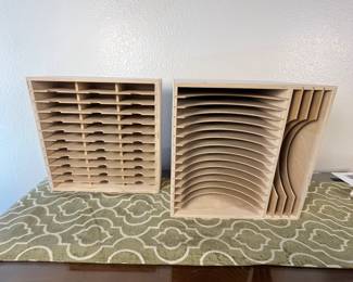 Stamp-n-Storage Paper Max Organizer Lot. Includes two wooden organizers designed craft storage, made of solid wood with dividers and crafted for efficient storage. Made in the USA. Made by Stamp-in-Storage. Beautiful condition.
Note photos for details and condition. Measurements taken under field conditions are approximate within 1/2". Feel free to reach out with any questions.
Items are heavy and we do not assist with loading. Be sure to bring adequate help and a large enough vehicle for large items. If you need assistance, call Denny for an estimate for delivery. (720) 393-0204.