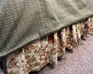 Beautiful Custom Upholstery. Lot includes an upholstered bergere side chair with bolster pillow and alternate green pillow covering, king size custom linens that include Bed Skirt, Coverlet and Set of Pillows with an alternate set of pillow coverings. All the pieces are in good condition with some signs of normal use. Coverlet has two small stains.
Note photos for details and condition. Measurements taken under field conditions are approximate within 1/2". Feel free to reach out with any questions.
Items are heavy and we do not assist with loading. Be sure to bring adequate help and a large enough vehicle for large items. If you need assistance, call Denny for an estimate for delivery. (720) 393-0204.
