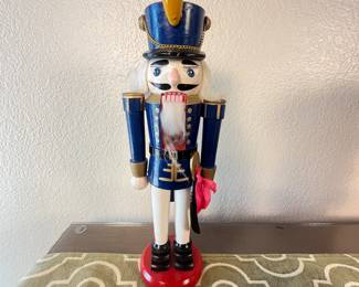 A lot of Nutcrackers! Beautiful Christmas Nutcracker Decor, Music Box. This is a lot of Christmas Nutcracker lots, including a music box nut cracker in working condition. perfect for Christmas Collectors.
Note photos for details and condition. Measurements taken under field conditions are approximate within 1/2". Feel free to reach out with any questions.
Items are heavy and we do not assist with loading. Be sure to bring adequate help and a large enough vehicle for large items. If you need assistance, call Denny for an estimate for delivery. (720) 393-0204.