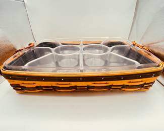 Vintage Longaberger Basket with Divider.
Year: 2000, Brand: Longaberger, Model: Gathering Basket with Plastic Divider. Both plastic inserts are included, along with the fabric liner. Beautiful Condition, shows no signs of wear and tear.
Note photos for details and condition. Measurements taken under field conditions are approximate within 1/2". Feel free to reach out with any questions.