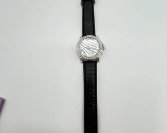 Set of Fashion Watches - Chico’s. This is a set of two ladies fashion watches, one from Chico’s featuring a zebra pattern with rhinestones and one red bracelet watch. Both are in new condition with very little signs of wear, not working currently, reported by owner to need new batteries..
Note photos for details and condition. Measurements taken under field conditions are approximate within 1/2". Feel free to reach out with any questions.
Items are heavy and we do not assist with loading. Be sure to bring adequate help and a large enough vehicle for large items. If you need assistance, call Denny for an estimate for delivery. (720) 393-0204.