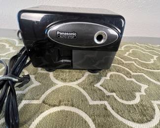 Panasonic XP-311 Auto-Stop Electric Sharpener. Brand: Panasonic, Model: XP-311, Type: Electric Pencil Sharpener. Working condition.
Note photos for details and condition. Measurements taken under field conditions are approximate within 1/2". Feel free to reach out with any questions.
Items are heavy and we do not assist with loading. Be sure to bring adequate help and a large enough vehicle for large items. If you need assistance, call Denny for an estimate for delivery. (720) 393-0204.