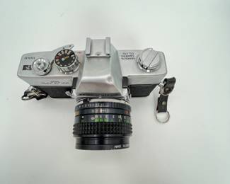 Vintage Minolta SR-T 101 Camera. Vintage 1970s Minolta SR-T 101 camera with lenses in working condition. Beautiful camera for the collector or somebody looking to shoot film for practical or nostalgic purposes.
Note photos for details and condition. Measurements taken under field conditions are approximate within 1/2". Feel free to reach out with any questions.
Items are heavy and we do not assist with loading. Be sure to bring adequate help and a large enough vehicle for large items. If you need assistance, call Denny for an estimate for delivery. (720) 393-0204.