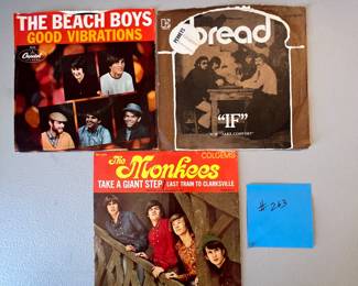 Vintage Vinyl Record Lot - The Beach Boys and The Monkees. 1. The Beach Boys - Good Vibrations (Capitol Records, 1970) 2. Bread - If / Take Comfort (Elektra Records, 1971) 3. The Monkees - Take a Giant Step / Last Train to Clarksville (Colgems, 1966)
Note photos for details and condition. Measurements taken under field conditions are approximate within 1/2". Feel free to reach out with any questions.
