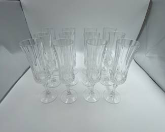 Set of 12 Crystal Champagne Flutes. Vintage crystal champagne flutes, elegant design, includes 12 pieces. Excellent condition, perfect for celebrations.
Note photos for details and condition. Measurements taken under field conditions are approximate within 1/2". Feel free to reach out with any questions.