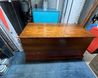 Vintage Wooden Toy Chest. A vintage wooden chest with measurements of 23.5" tall, 45" long, and 22.5" wide. No specific brand or year identified. The chest features a sturdy build and a classic design, perfect for storage or as decorative furniture.
Note photos for details and condition. Measurements taken under field conditions are approximate within 1/2". Feel free to reach out with any questions.