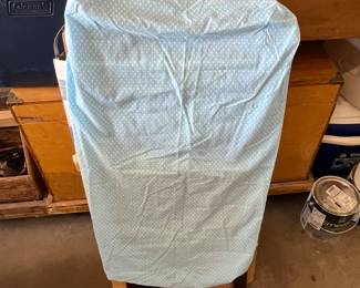 Beautiful Jenny Lind Crib in good condition with all of the fun period relevant bedding.
Note photos for details and condition. Measurements taken under field conditions are approximate within 1/2". Feel free to reach out with any questions.