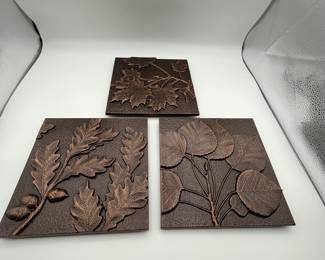 Antiqued Bronze Wall Tile Collection Vintage Decorative Metal Wall Art Plaques
Set of three embossed wall art plaques featuring intricate leaf and acorn designs. Each plaque showcases a unique pattern, perfect for home decor or as gifts. Material: metal with a bronze finish.
Note photos for details and condition. Measurements taken under field conditions are approximate within 1/2". Feel free to reach out with any questions.
Items are heavy and we do not assist with loading. Be sure to bring adequate help and a large enough vehicle for large items. If you need assistance, call Denny for an estimate for delivery. (720) 393-0204.