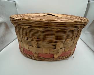 Super Cool Vintage Basket. This is a super cool vintage basket with lid, in good condition for an item that has been used in a well tended home. Perfect for storage of larger items you wish to keep out of sight.
Note photos for details and condition. Measurements taken under field conditions are approximate within 1/2". Feel free to reach out with any questions.