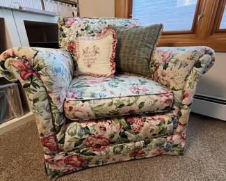Beautiful Custom Upholstery with Chair, King Bed Skirt and Window Valance - Pillows included.
This is a collection that includes a custom upholstered chair, king size bed skirt and window valance. Also included is a hand cross-stitched accent pillow and a custom upholstered pillow. Nothing beats custom upholstery. Window is 88" long. The valance can be adjusted to fit slightly larger or slightly smaller window. Chair has some minor fading that would be expected for an item of this age use.
Note photos for details and condition. Measurements taken under field conditions are approximate within 1/2". Feel free to reach out with any questions.
Items are heavy and we do not assist with loading. Be sure to bring adequate help and a large enough vehicle for large items. If you need assistance, call Denny for an estimate for delivery. (720) 393-0204.