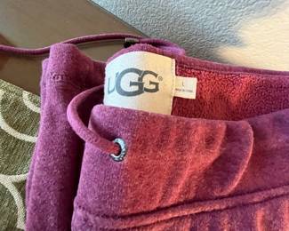 Brand: UGG, Model: Hoodie and Pants Set, Color: Rust/Red, Size: Jacket is size Medium, Pants Size Large: Fleece
Note photos for details and condition. Measurements taken under field conditions are approximate within 1/2". Feel free to reach out with any questions.
Items are heavy and we do not assist with loading. Be sure to bring adequate help and a large enough vehicle for large items. If you need assistance, call Denny for an estimate for delivery. (720) 393-0204.