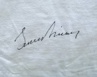 Signed T-shirt by Leonard Nimoy "Spock" T-shirt is size 2XL
Condition - wrinkly but clean
Signed / Autographed
Condition - excellent - shirt appears unworn.
No COA
sold as is