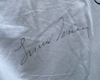 Signed T-shirt by Leonard Nimoy "Spock" T-shirt size: 3X
Condition - wrinkly but clean
Signed / Autographed
NO COA
Sold as is