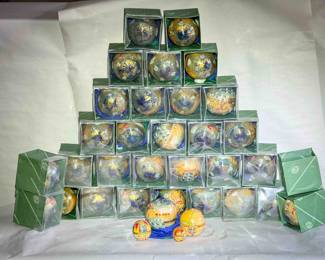 (31) Asian Painted Nesting Balls