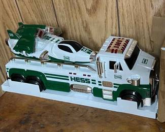 HESS 2014 Toy Truck and Space Cruiser with Scout