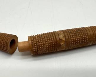 Vintage treen needle case