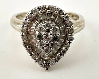 14kt diamond ring; approx. 0.75ctw