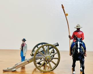 Mid Century Figurines Kennesaw Mountain