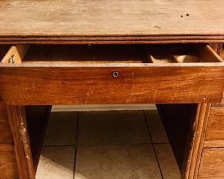Mid Century Modern
Clemco 2 in 1 Writing Desk & Vanity