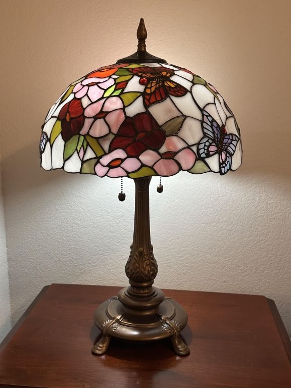Tiffany-Style Stained Glass Lamp w/ Butterfly