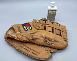Mizuno MZ1307 Baseball Glove & Easton Glove Oil