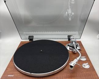 TEAC TN-350 Analog Turntable in Factory Box