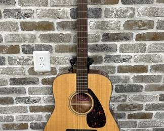 Yamaha Fg700s Acoustic Guitar in Soft Case