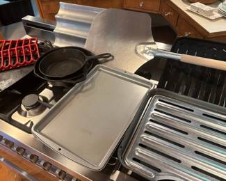 Baking Sheets, Cast Iron Pans, Stainless Steel Pizza Peel
