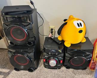 LG Bluetooth Mini Hi-fi Shelf System with Built-in Subwoofer