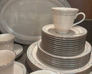 Lenox "Charleston" Dinnerware Set