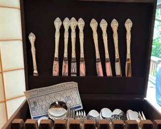 Oneida Silverplate Flatware Set