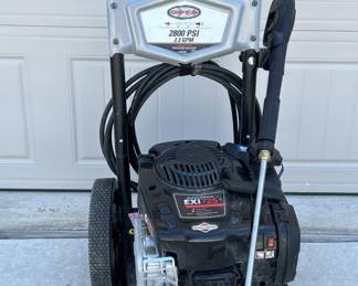 Simpson Power Washer w/ Briggs & Stratton Engine