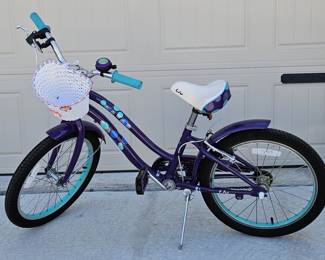 Girls Giant Purple & Turquoise Bike w/ Helmet
